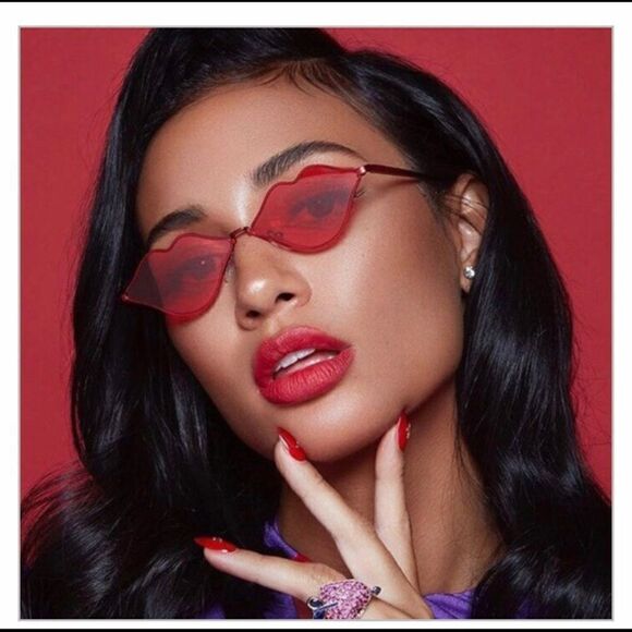 NEW! Red Lip Frame Metal Sunglasses - Picture 1 of 12